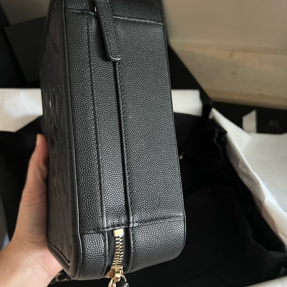 Chanel Medium Black Filigree Quilted Calf Grain Vanity Case w Handle - 20C - NWT - Picture 4 of 11